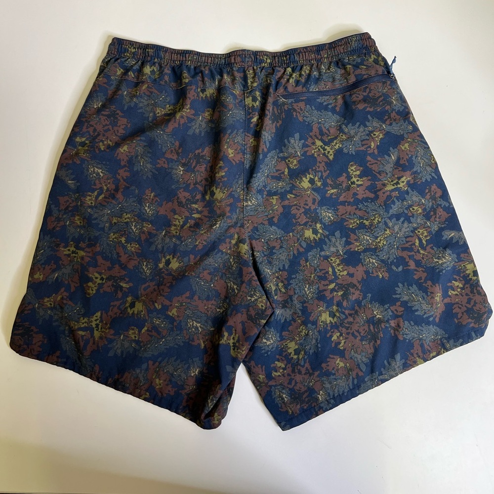 Patagonia Gray Patterned Shorts - Size Large - Picture 2 of 6